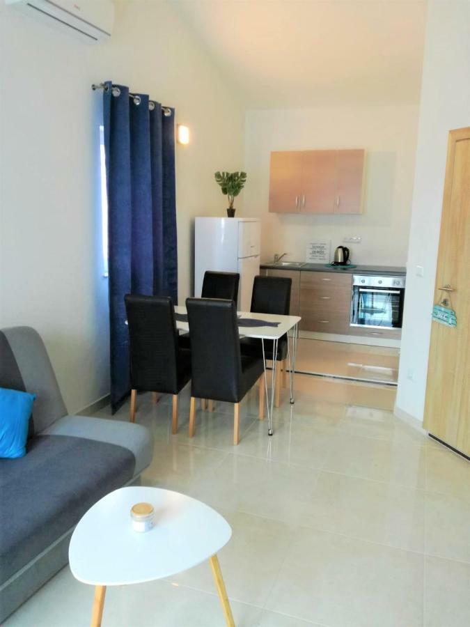 Apartman Adriatic Τρογκίρ Εξωτερικό φωτογραφία